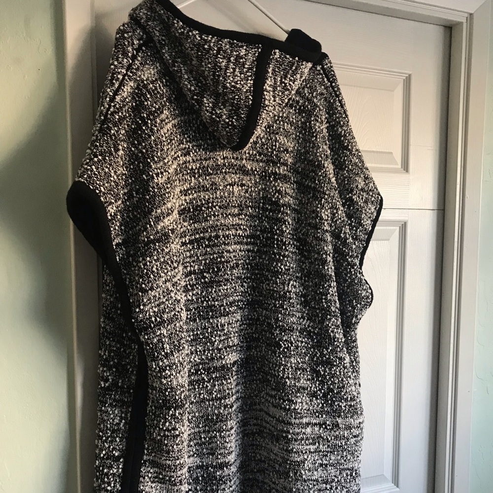 New York & Company long zip knit vest